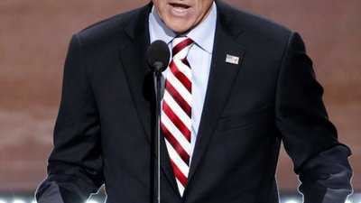 Екс-радника Трампа офіційно звинуватили у брехні ФБР у справі втручання РФ