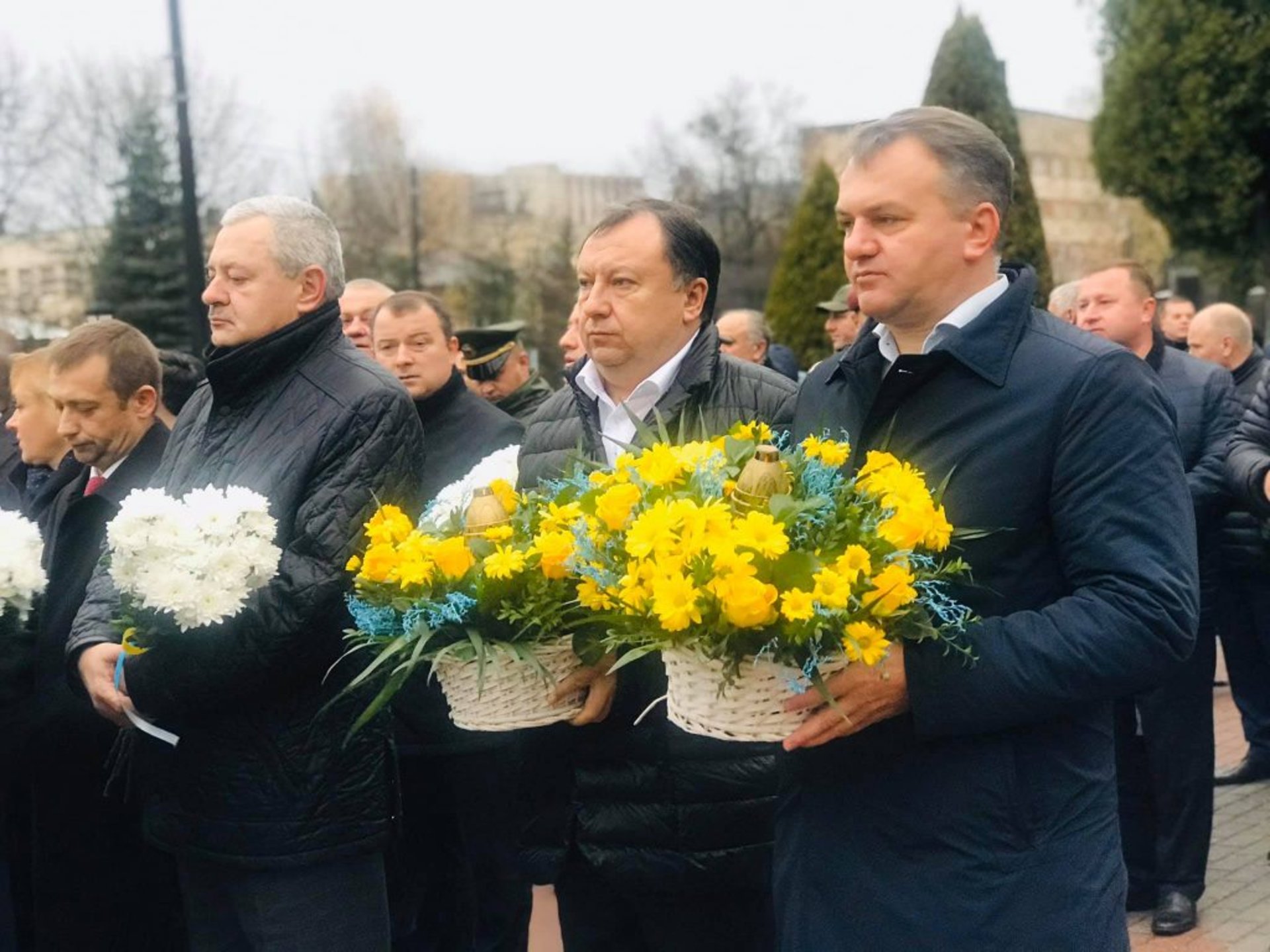 На Личаківському кладовищі вшанували пам'ять новітніх Героїв. Фото Ольга Матейчик