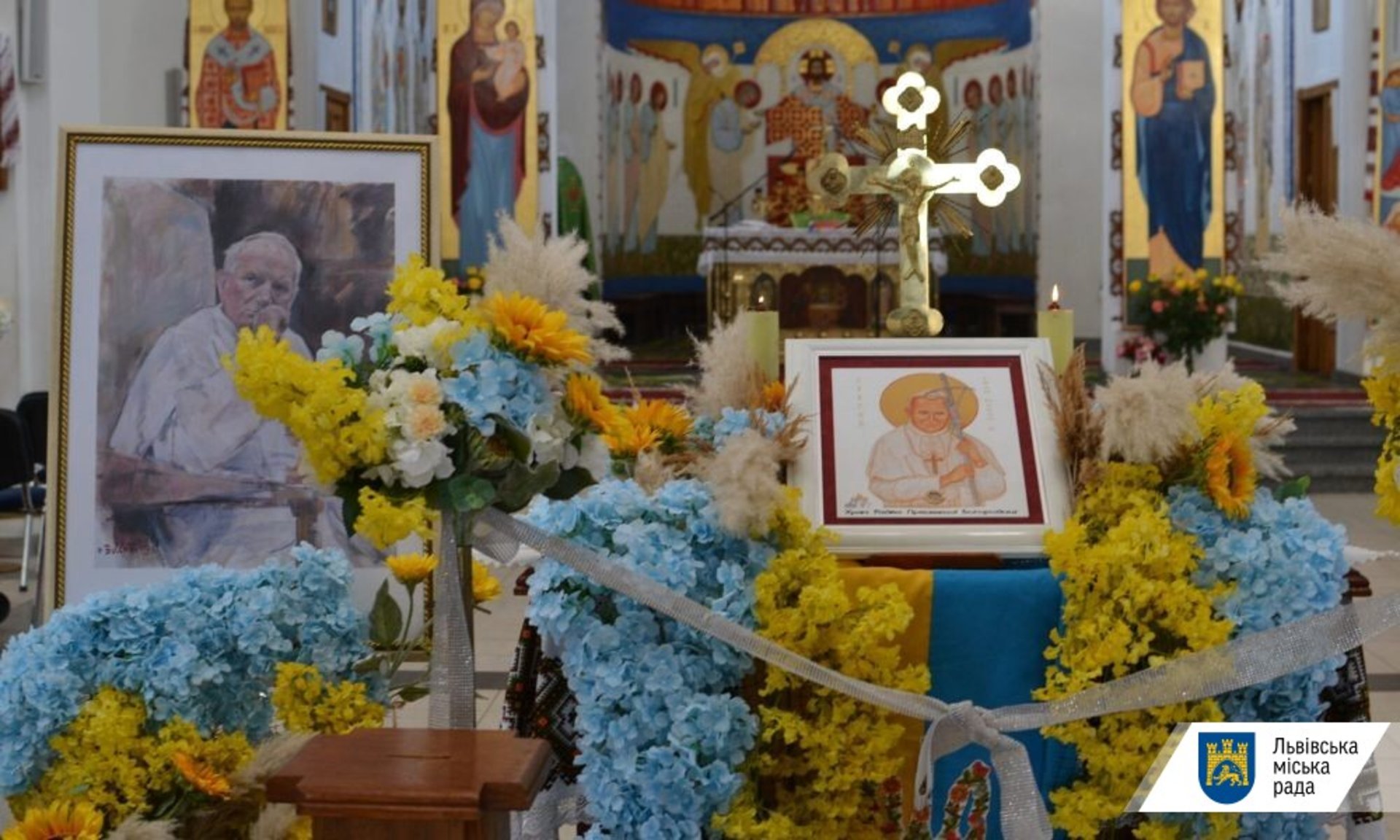 У Львові експонували ікону з мощами Папи Івана Павла ІІ