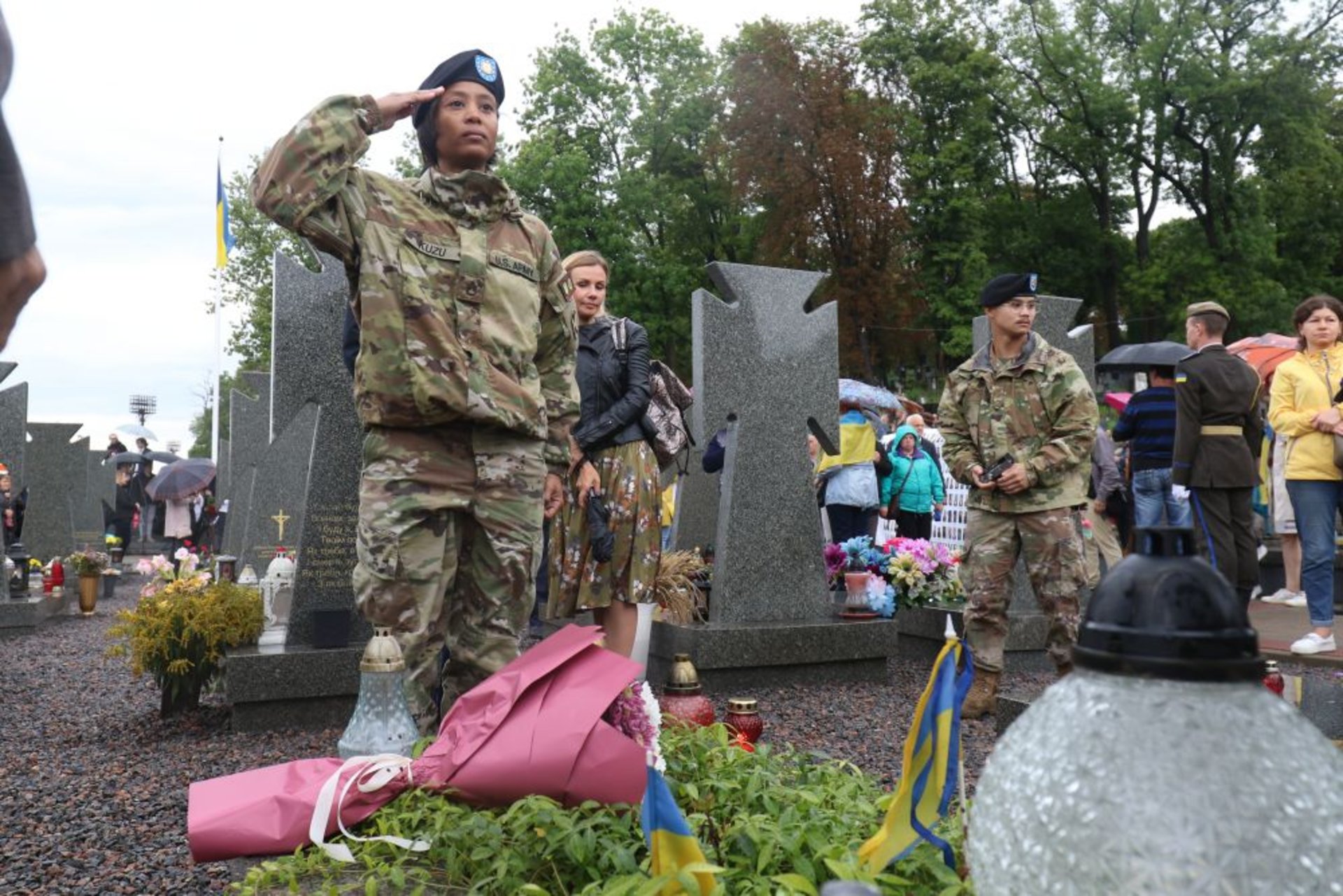 На Личаківському цвинтарі вшанували пам’ять новітніх Героїв, фото ЛМР