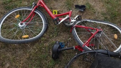 На Львівщині 17-річна дівчина за кермом збила жінку