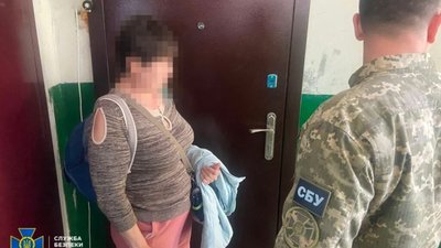 СБУ затримала ворожу інформаторку, яка «полювала» за українською ППО в районі Бахмута