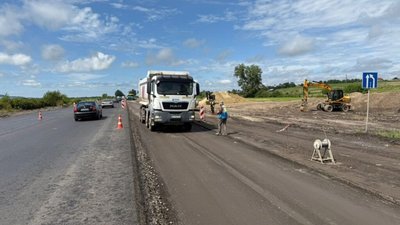 На Львівщині триває ремонт дороги до Рави-Руської