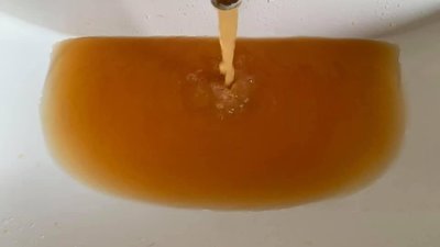 У Львові мешканцям міста подають «якісну» воду (ФОТО)