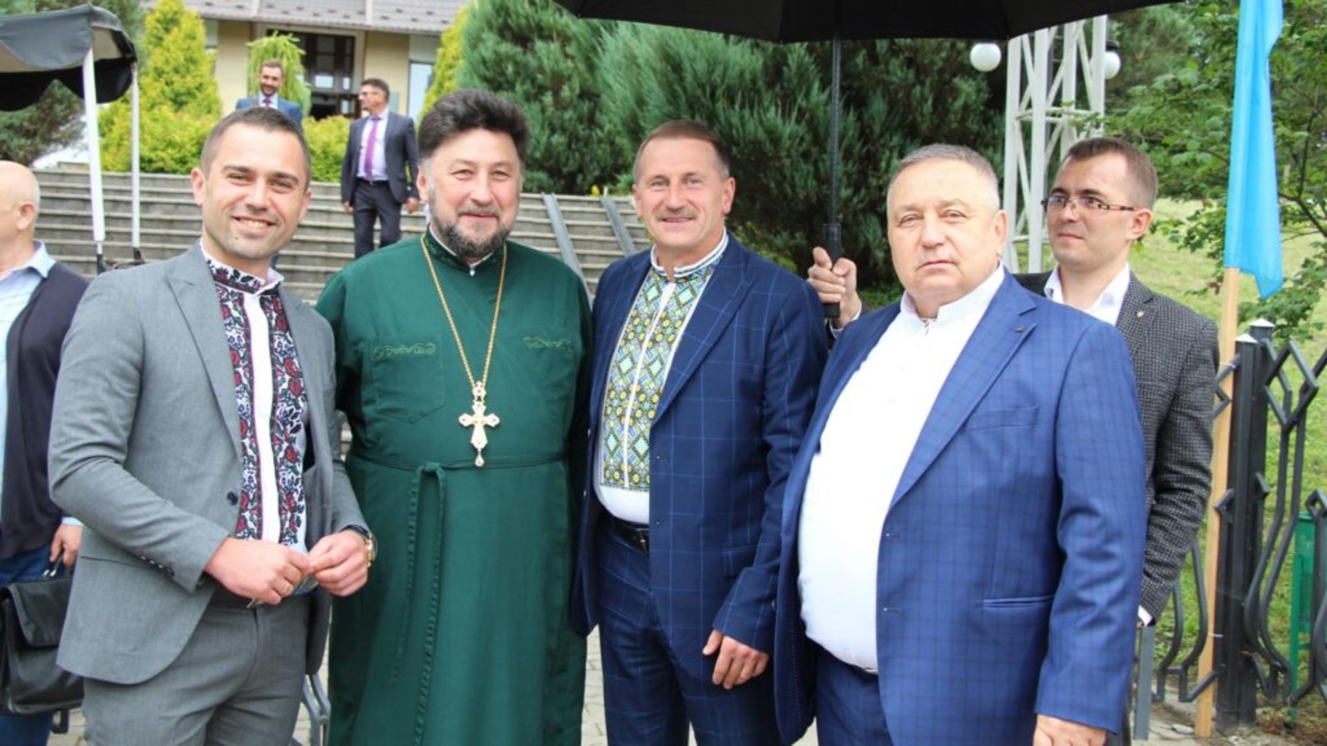 У Нагуєвичах поклали квіти до монумента Каменяра, фото ДМР