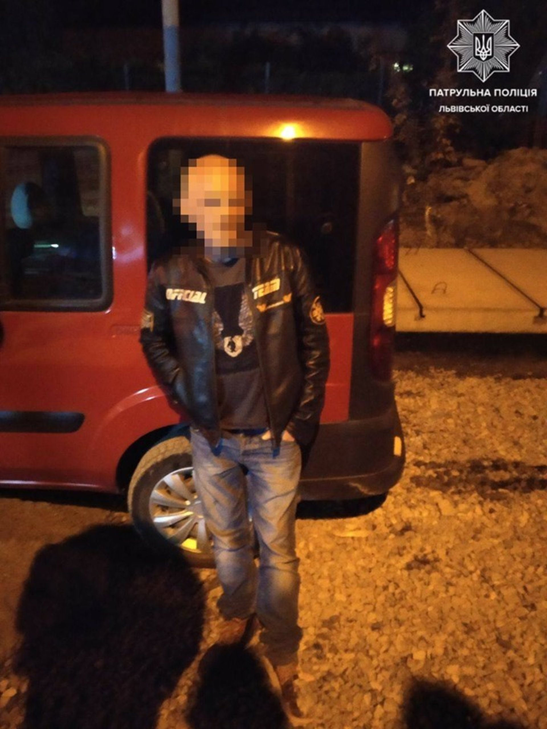 Чоловік влетів автомобілем у бетон на вулиці Замарстинівській. Фото патрульна поліція Львівської області