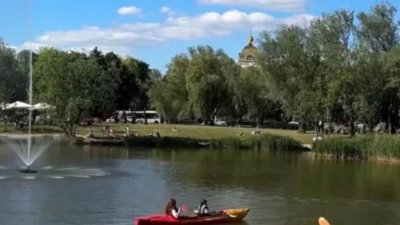 Львів’яни скаржаться, що качине озеро залишилося без качок через розваги з використанням каяків