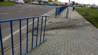 Як у Львові водій на "євробляхах" тікав від поліції (ФОТО)