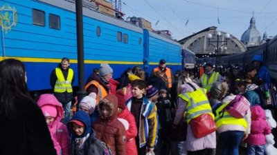 З Львівщини за кордон продовжують евакуйовувати дітей з областей, що найбільше потерпіли від воєнних дій