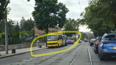 У Львові продовжує працювати стихійна автостанція