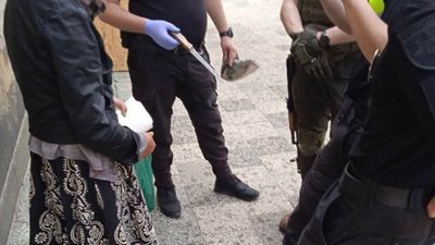 У центрі Львова у кафе двічі за добу затримали озброєних осіб (ФОТО)