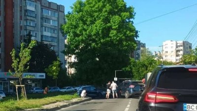 У Львові на Варшавській не розминулись автомобілі (ФОТО)