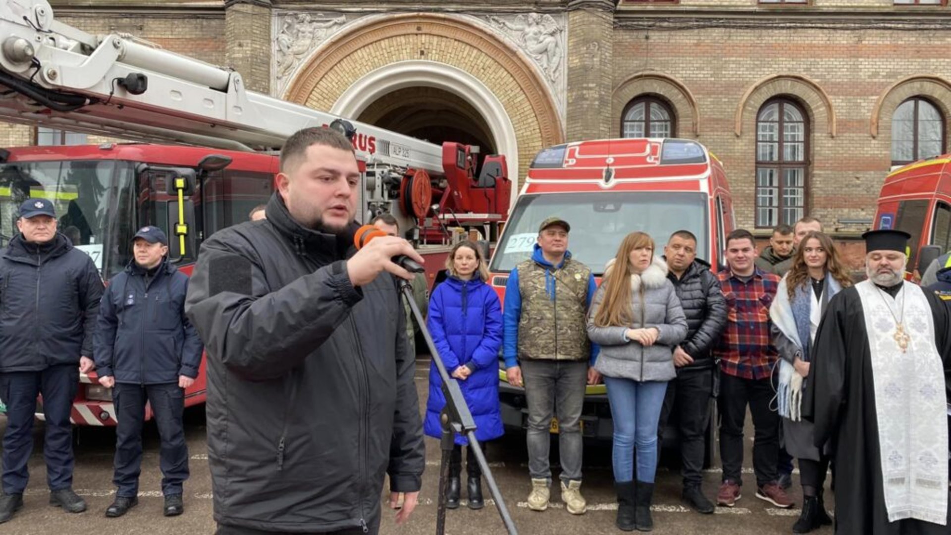 Українці із Люксембурга передали 16 автомобілів екстерної медичної допомоги