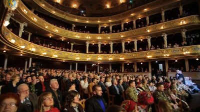 Урочистою академією в театрі опери та балету завершилось відзначення Дня Соборності