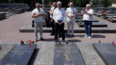 Порошенко у Львові вшанував пам’ять Ігоря Калинця