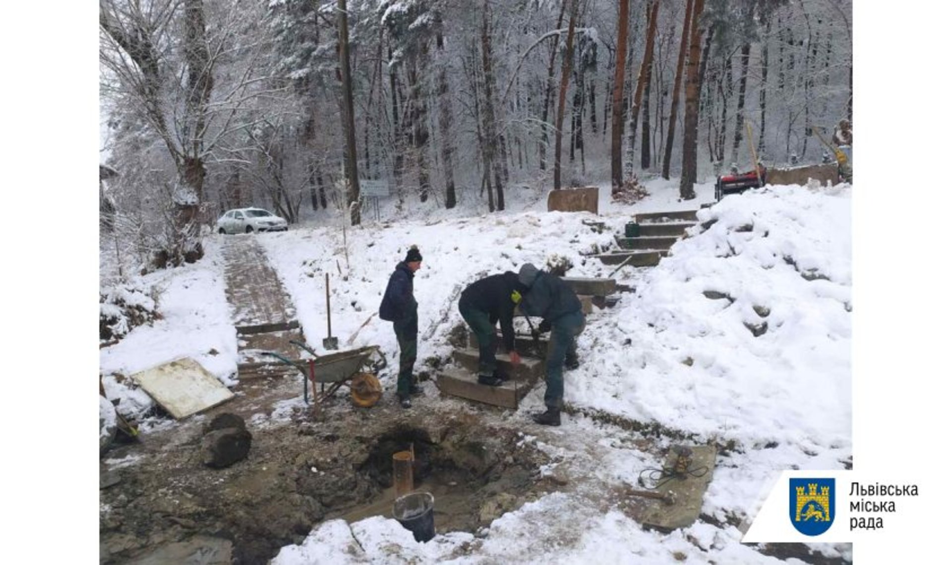 У Брюховичах облаштовують джерело питної води