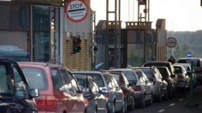 На Львівщині кордон з Польщею «забитий» автомобільними чергами