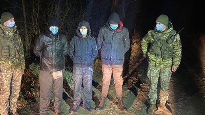 Біля кордону з Польщею затримали трьох нелегальних мігрантів (ФОТО, ВІДЕО)