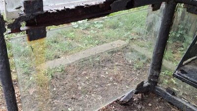 У Львові розвалюються зупинки громадського транспорту