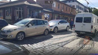У Львові розшукують свідків ДТП (ФОТО)
