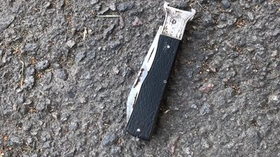 У Львові злочинець ножем поранив чоловіка