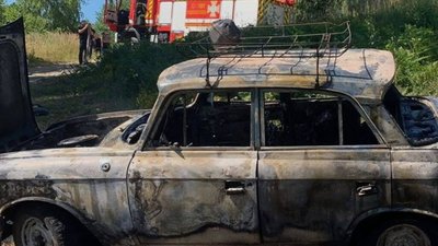 На Львівщині горів старенький автомобіль