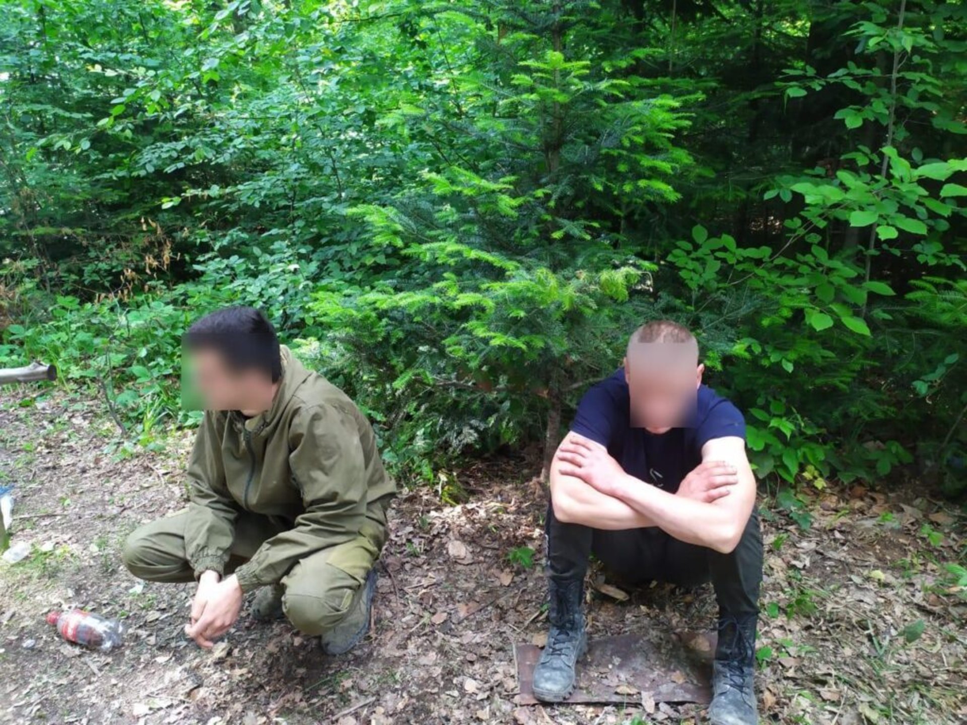 На Буковині на позашляховику затримали контрабандистів