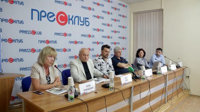 Садовий робить із себе захисника знищеної мозаїки колишнього магазину «Океан»