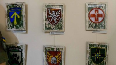У Львові запрацювала виставка «Обʼєднані звитягою» (ФОТО)