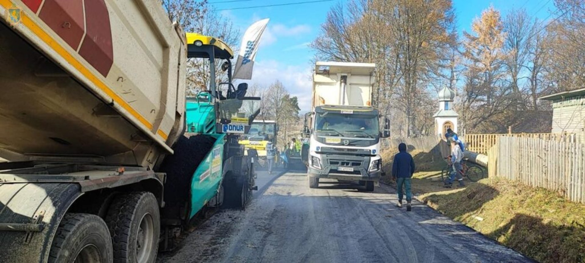 На Самбірщині ремонтують двокілометрову ділянку дороги Бориня-Боберка