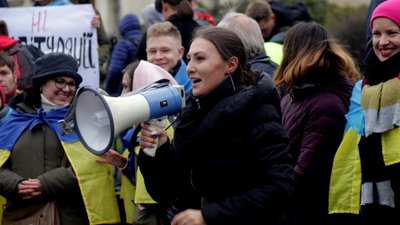 Ні капітуляції: по всій Україні люди вийшли на віче проти "формули Штайнмаєра"