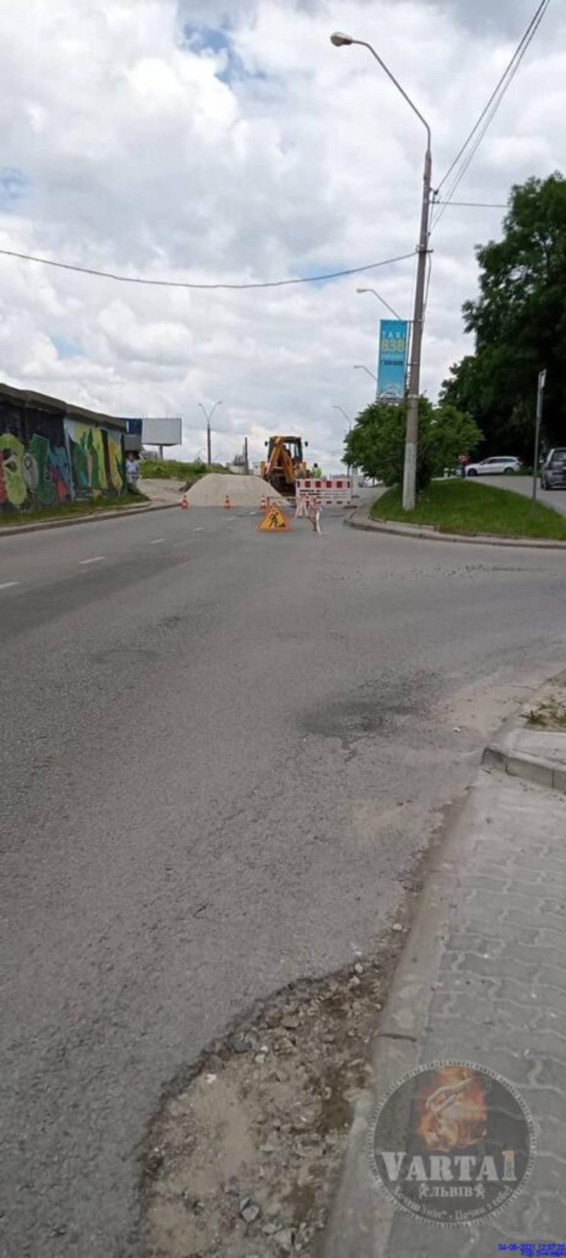 У Львові комунальники у п’ятницю вирішили ускладнити рух, фото Варта-1