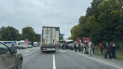 Поблизу Львова у ДТП потрапив автобус