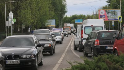 Для відкриття вулиці Богдана Хмельницького залишається нанести розмітку та встановити дорожні знаки (ВІДЕО)