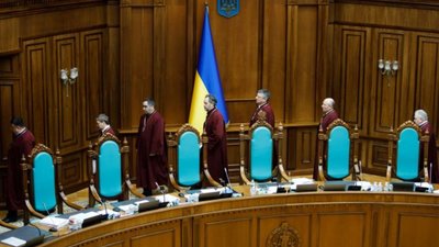 Суддя КСУ Сліденко пригрозив Зеленському війною у разі розпуску суду