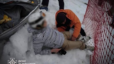 На Львівщині рятувальники допомогли жінці