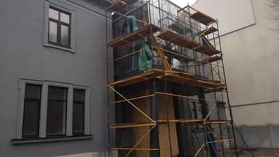 У Львові демонтовують скляну добудову до вілли Бачевського