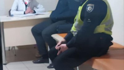 У Львові з підозрою на "п'яне кермування" затримали посадовця поліції