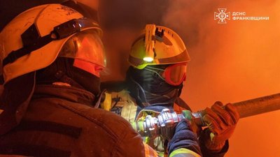 На Івано-Франківщині пожежу гасили 58 рятувальників