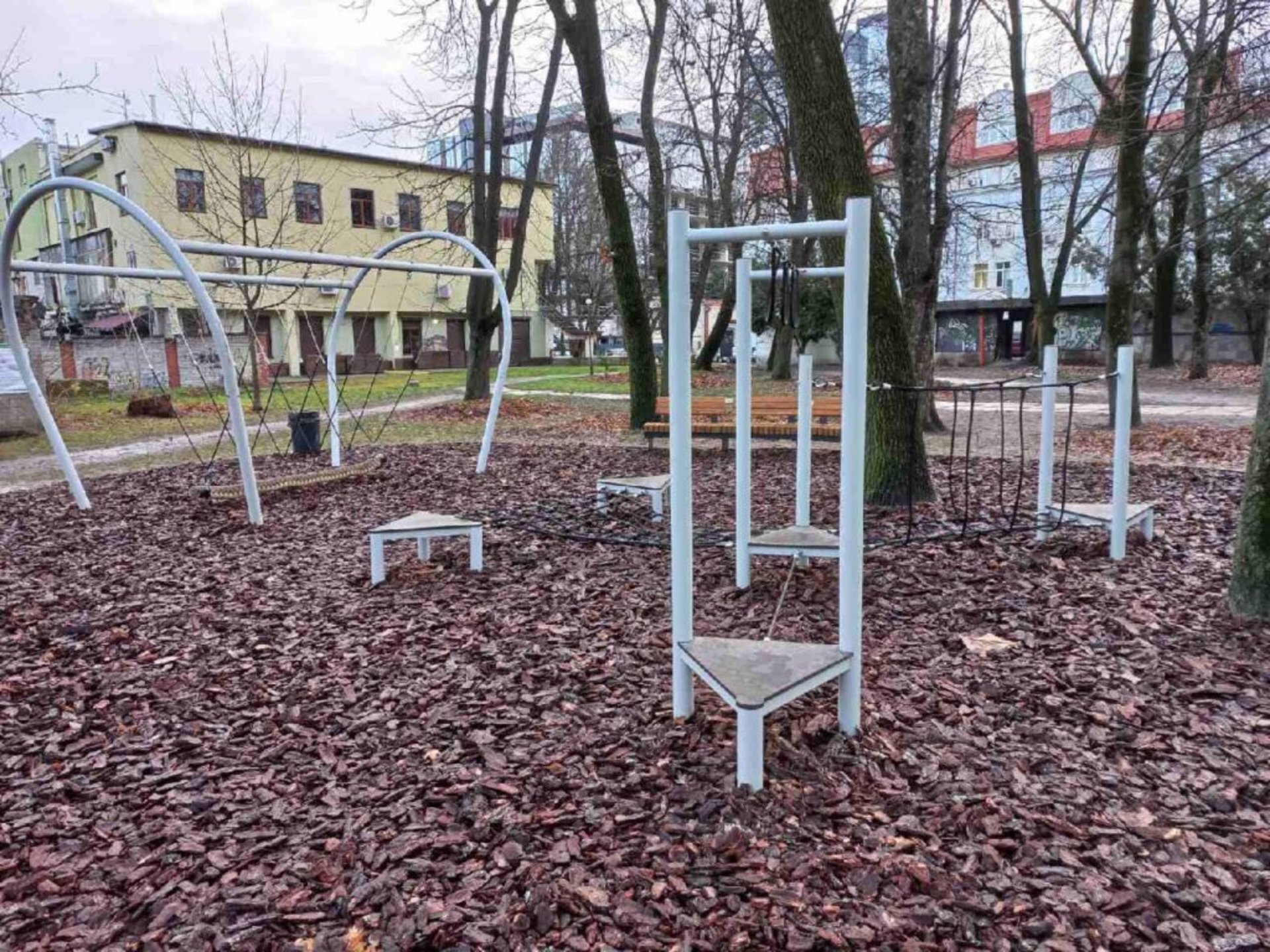 У Львові облаштували новий дитячий майданчик, фото Типовий Львів