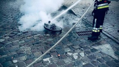 Їздив на бомбі і жарив собі яйця: який електровелосипед згорів у Львові
