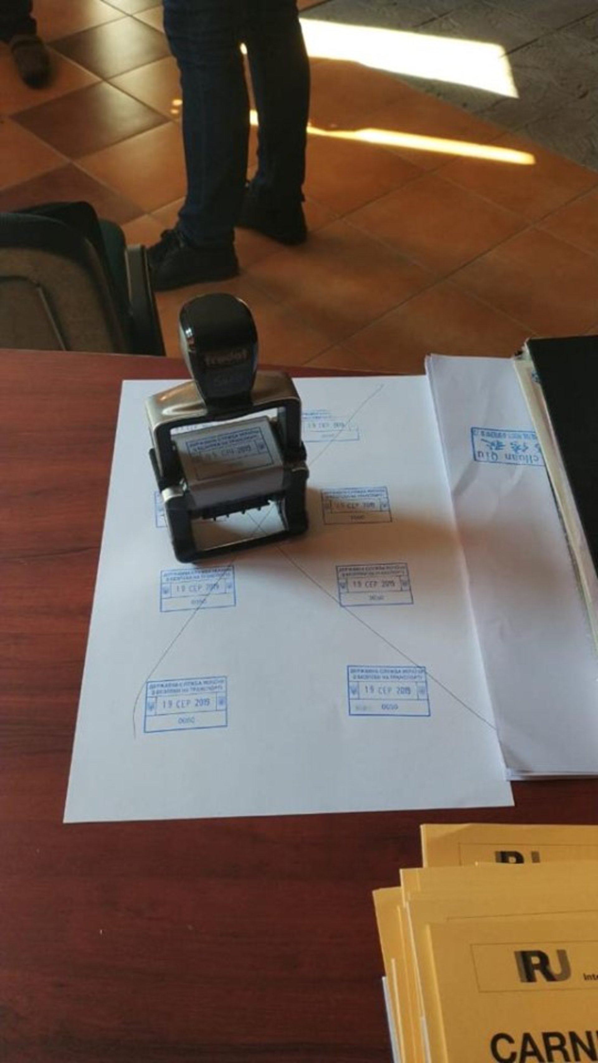 Високопосадовці Укртрансбезпеки Львівщини організували корупційну схему. Фото СБУ Львівщини