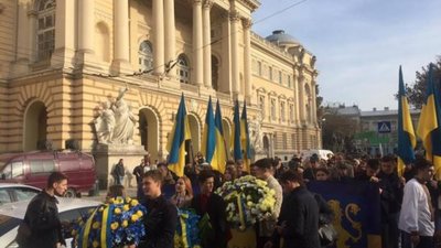 З нагоди 100-річчя ЗУНР на Львівщині стартувала урочиста студентська хода