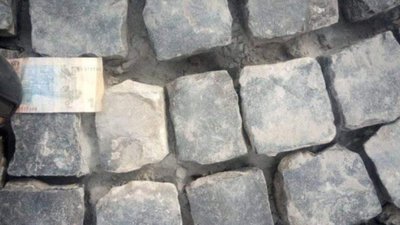 У Львові на Пекарській вкрали бруківку (ФОТО)