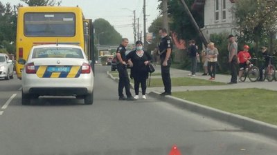 Біля Львова рейсовий автобус скоїв наїзд на ученицю школи-інтернату (ФОТО)