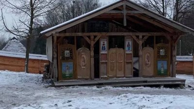 Як у Львові влада воює з церквою