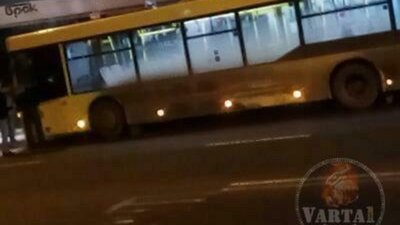 У Львові автомобіль в’їхав у автобус (ФОТО)