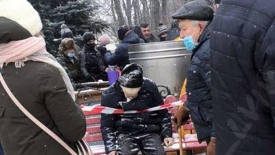 У Львові біля церкви помер чоловік (ВІДЕО)