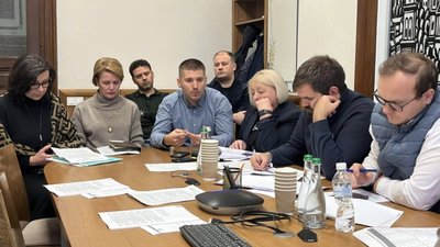 У Львові депутати підтримали дерибан поліклінік Садового