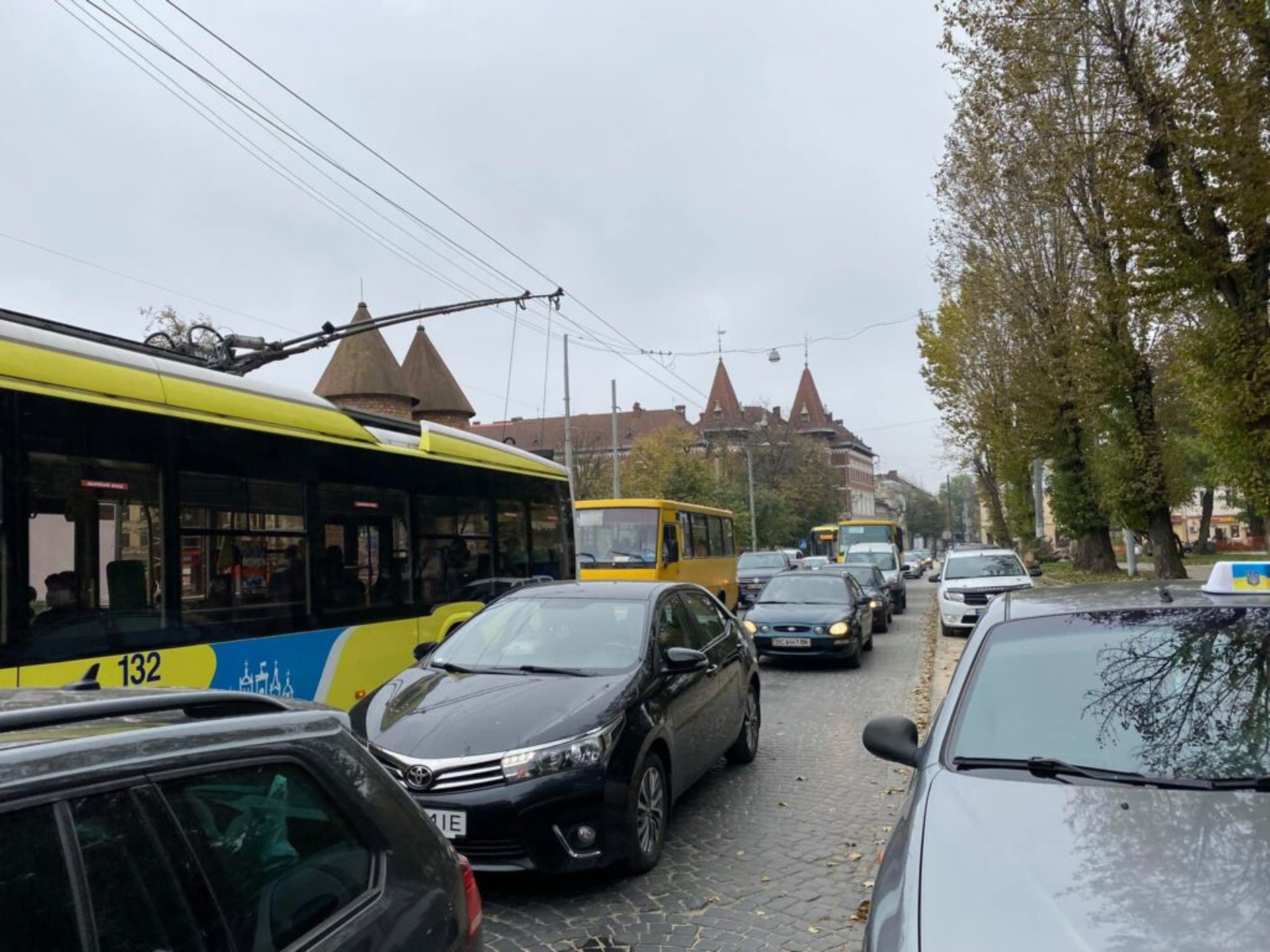 У Львові на вулиці Городоцькій зупинився рух транспорту, фото Святослав Товстига